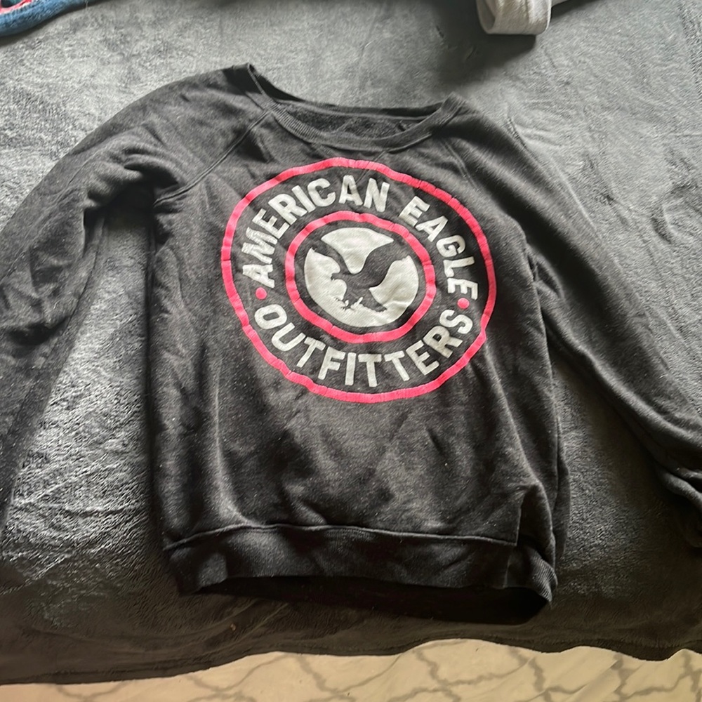 grey american eagle crew neck
